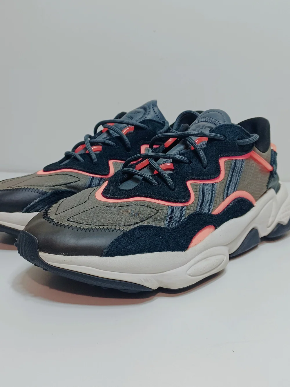 Adidas Ozweego 'Black Signal Coral' men's size 9